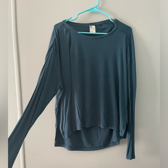 All in motion top - Picture 2 of 4